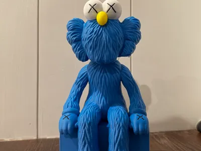 KAWS BFF Sitting - AMS