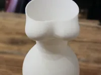Vase silhouette féminine — photo 1