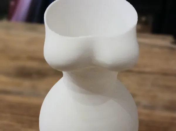 Vase silhouette féminine