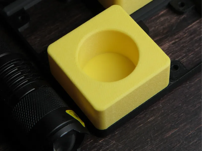 Simple Gridfinity Flashlight Stand (27mm)