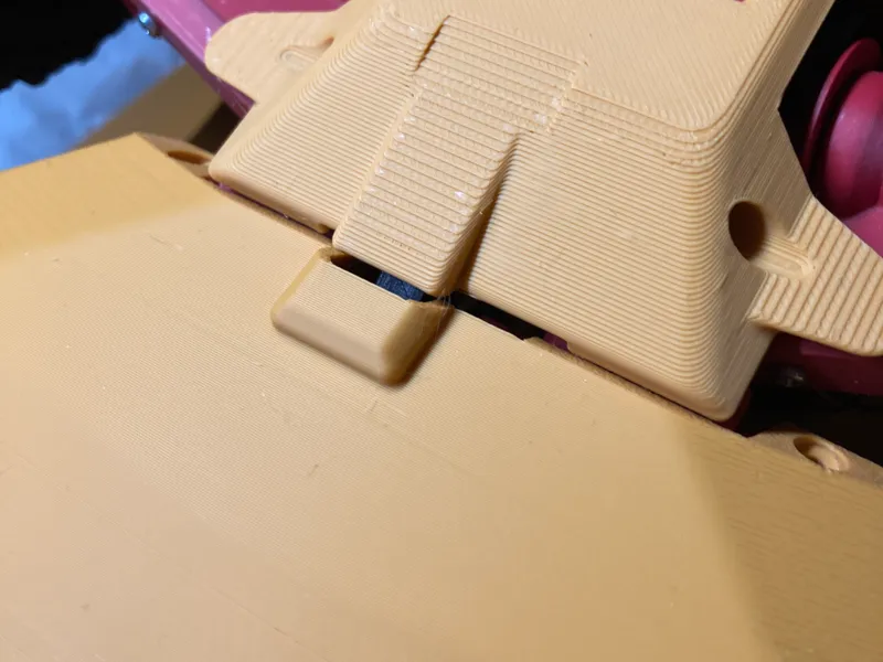 Model7: Buggy, better Engine - axle cover for belt