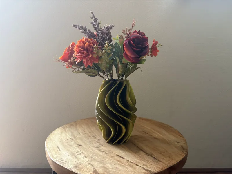 hurricane vase