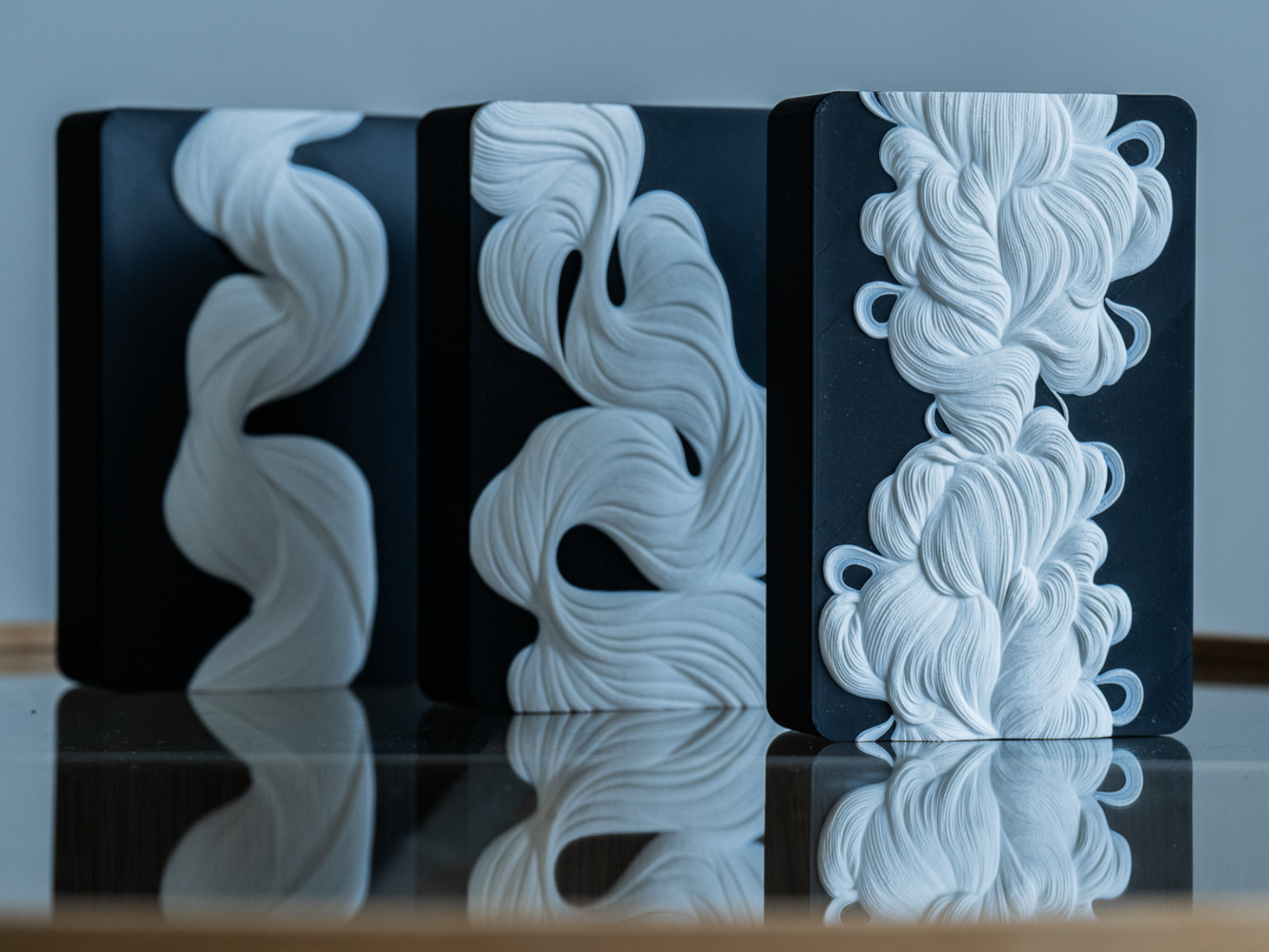 Miniatura 1 do modelo 3D 极具个性的礼品盒系列-飘带浮雕三款