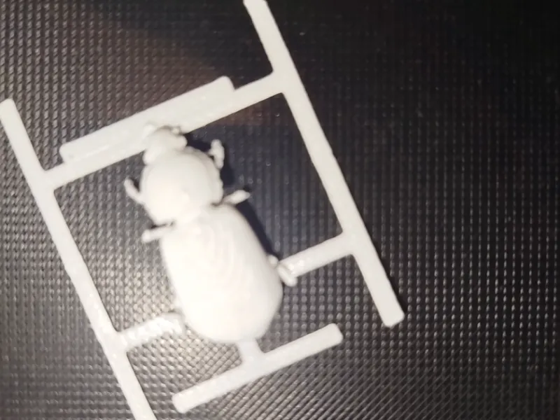 Floating bug to prank your frends