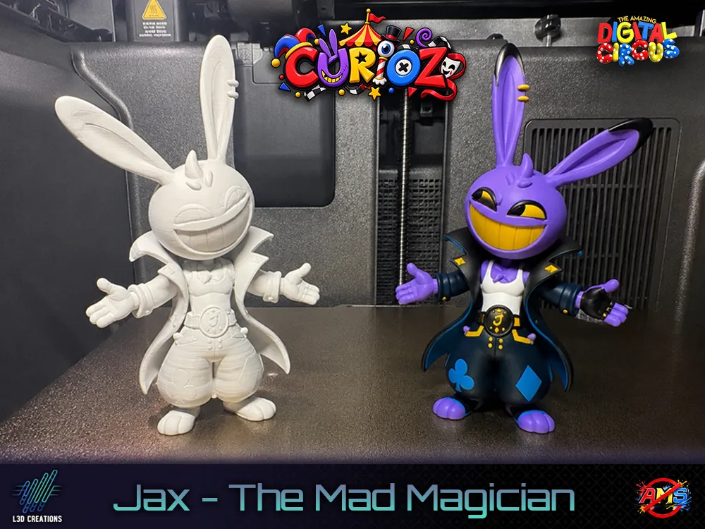 Letrero o emblema decorativo: Jax | The Mad Magician | CURIOZ | TADC. Referencia del modelo original.