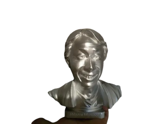 Busto Shigeru Miyamoto