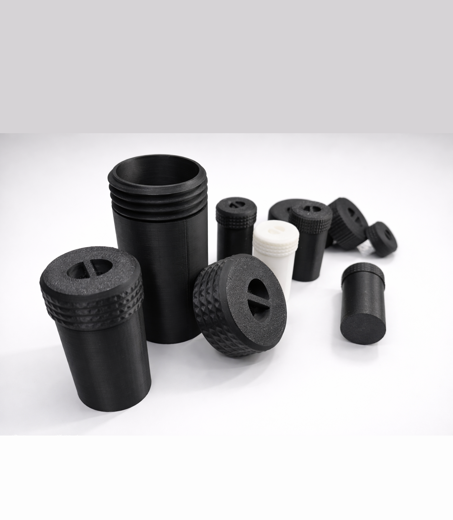Miniatura 2 do modelo 3D Threaded Storage Capsule / Box / Container