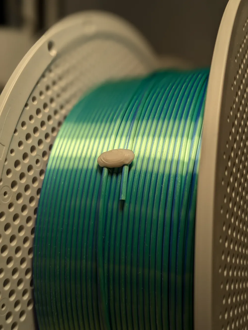 Fila Pro (filament clip) by Levi D - MakerWorld