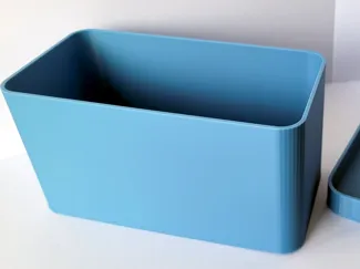 Scatola con coperchio aperto e chiuso