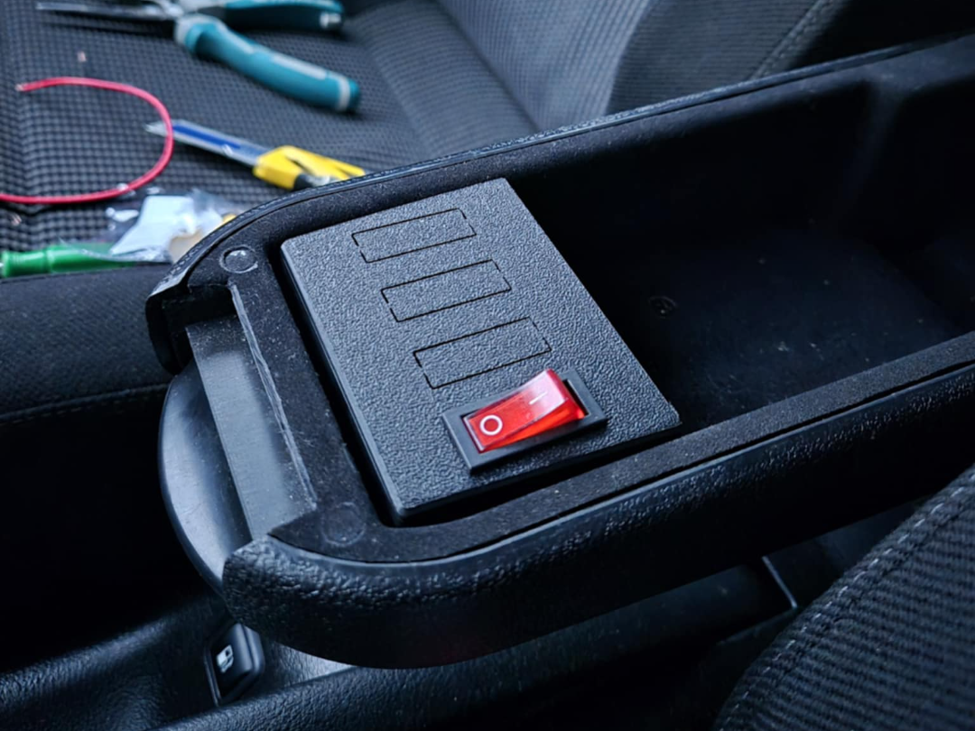 VW Golf MK4 / Bora-Armrest Switch Panel (4 slots)