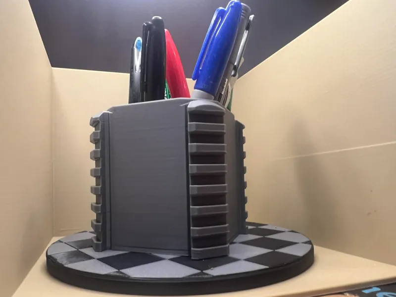 Quadrail pen holder pen holder 