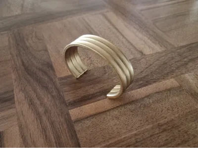 Hair tie storage bracelet