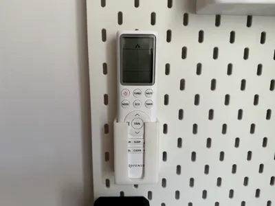 Skadis bracket for Rotenso remote control