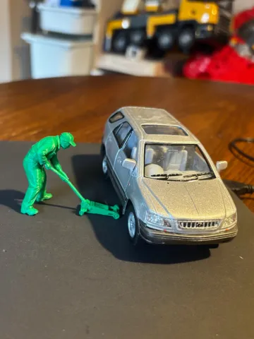 Escenografía en miniatura: diorama miniature - mechanic floor jack — vista de referencia 2