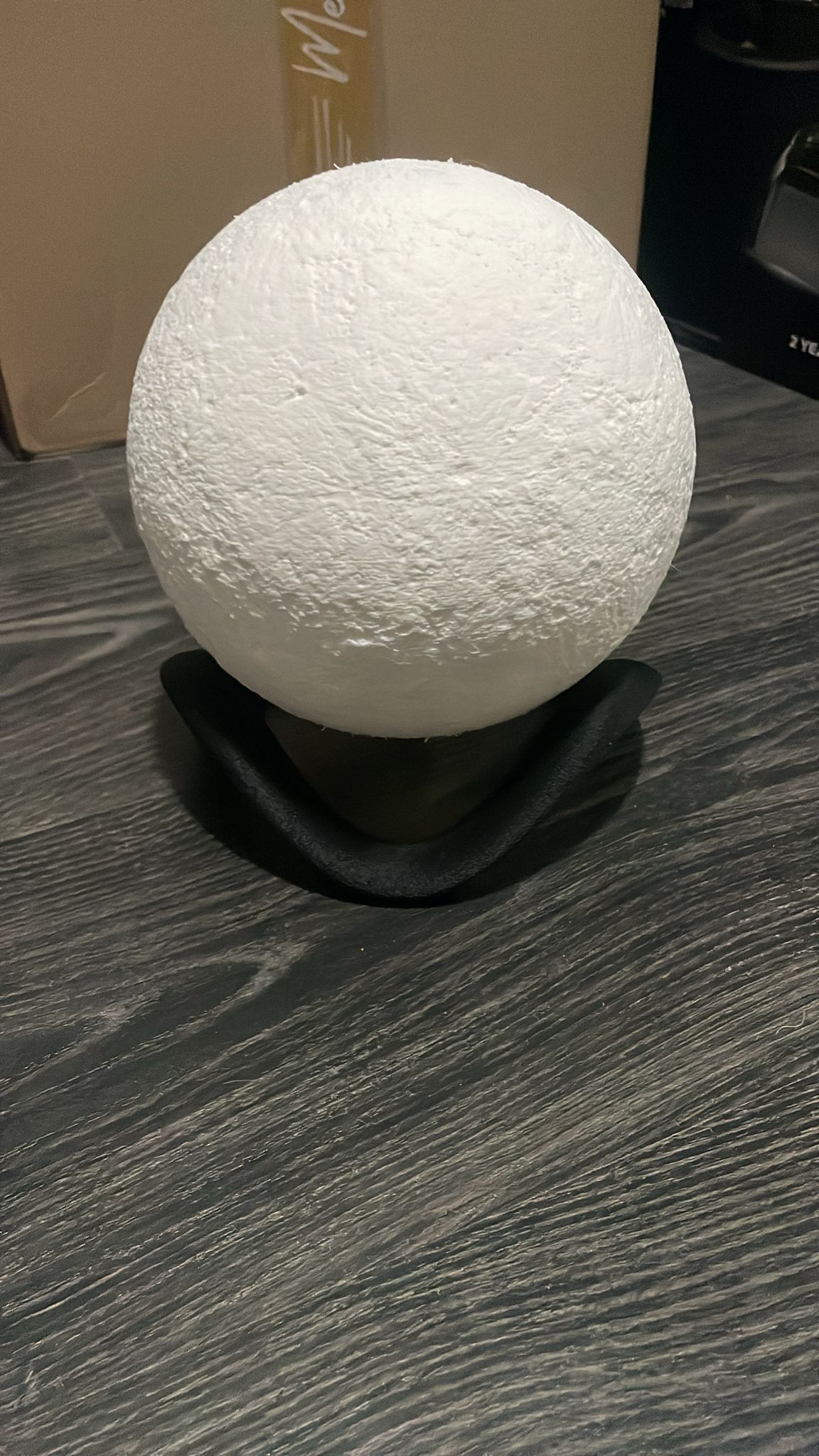 Big globe adjusted for Philips Hue