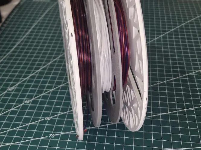 Filament sample multispool for AMS