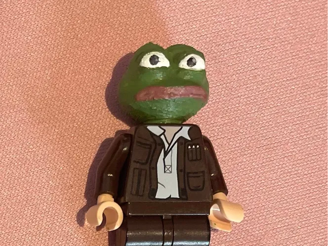 LƐG0 Pepe The Frog Head
