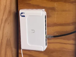 Unifi 8 Port Lite POE Switch wall mount