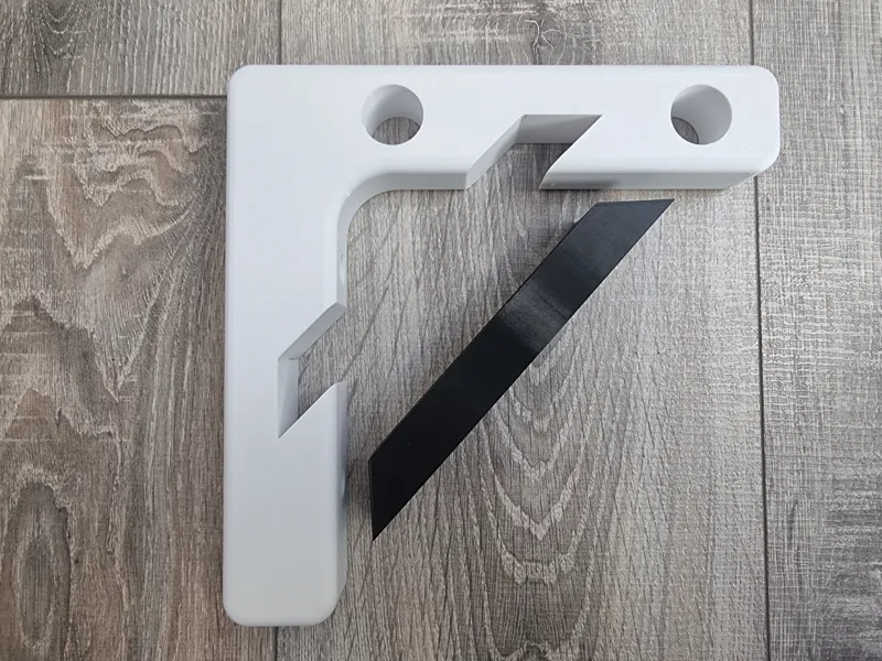 Filament holder for wall