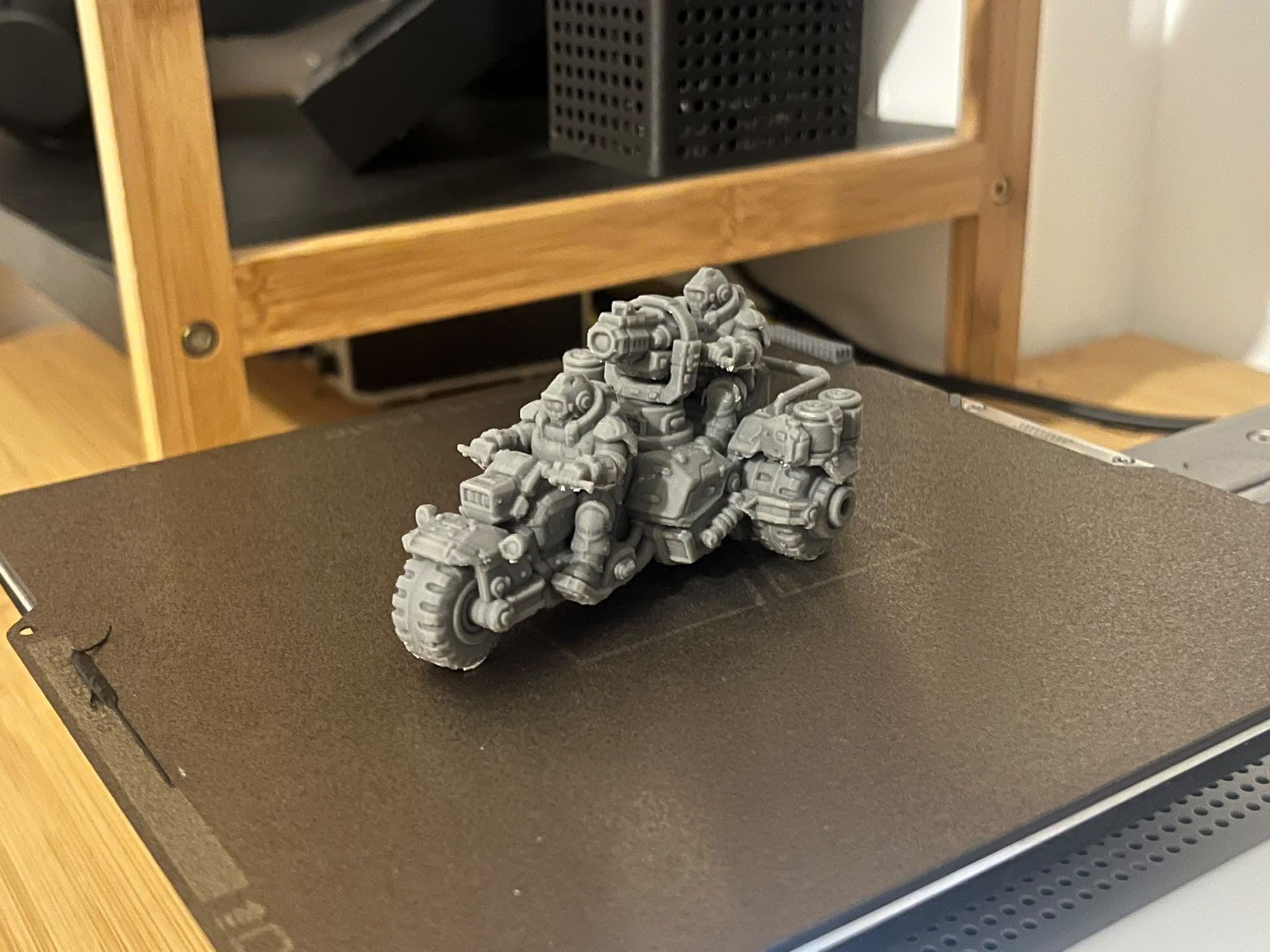 Grimdark Space Dwarf Gun Trike - 1
