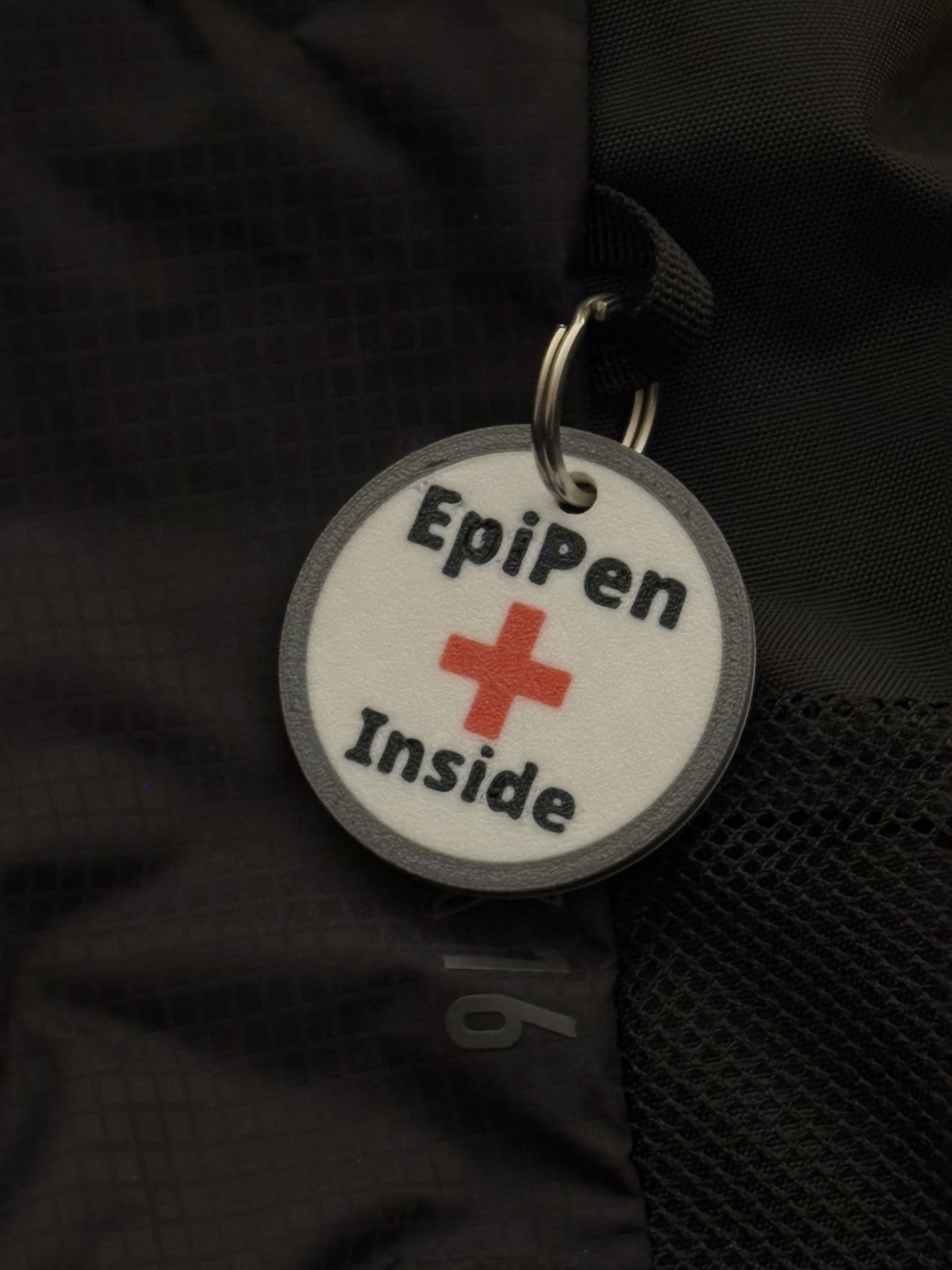 Miniatura 3 do modelo 3D EpiPen Inside Tag