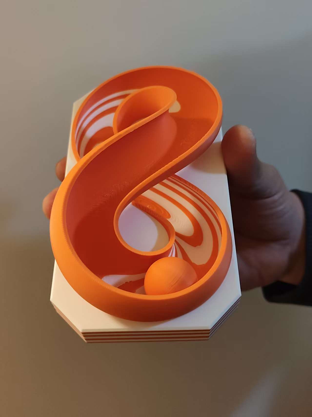 Miniatura 2 do modelo 3D 无限循环轨道球