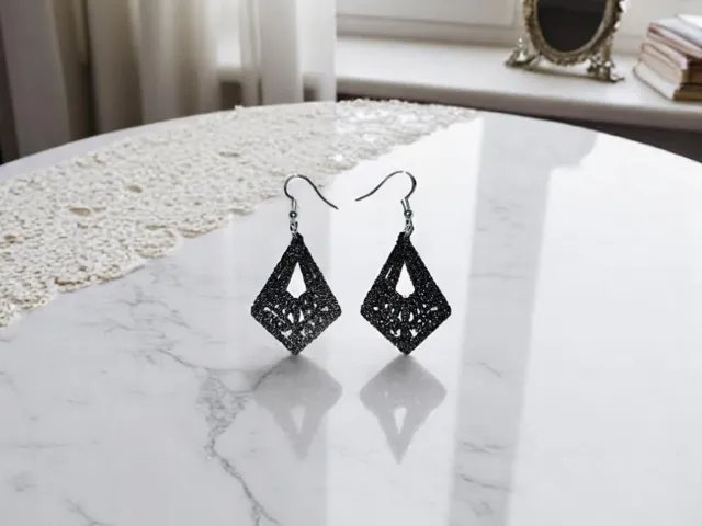 Elegant ornament earrings