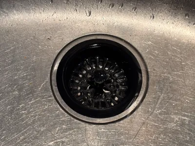 Snug fit 83mm kitchen sink strainer