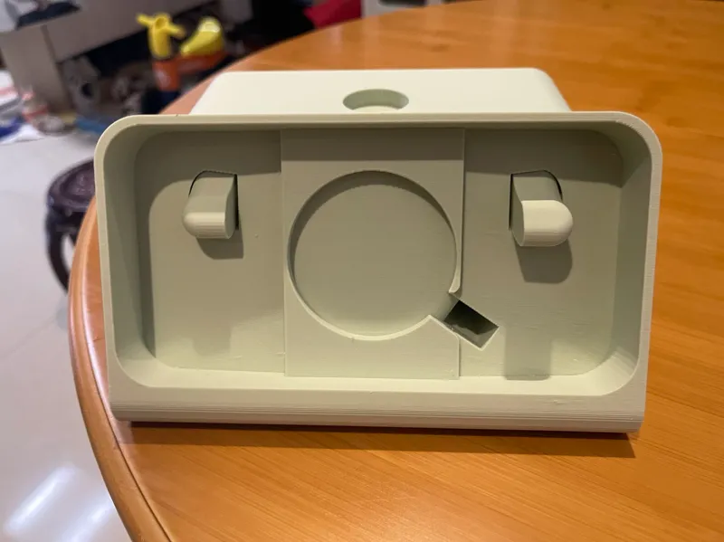 iPhone14promax不带壳，有手表孔