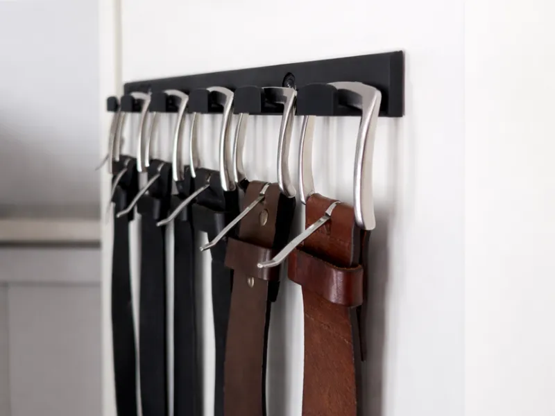 Minimal Wall-Mounted Belt Organizer (6 Belts)