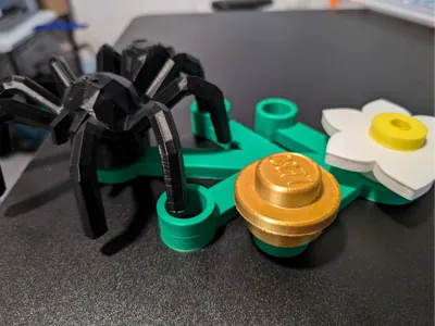 Giant Brick Wreath Spider