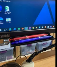 Range-stylos sous écran — photo 5