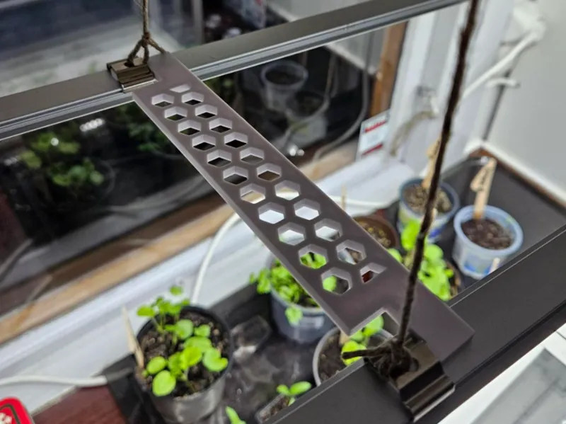 Spacer for Grow Lights (Nelson Garden No1)