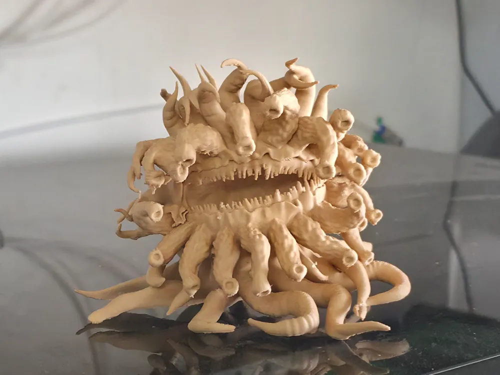 Figura decorativa: malboro (molbol) final fantasy. Referencia del modelo original.