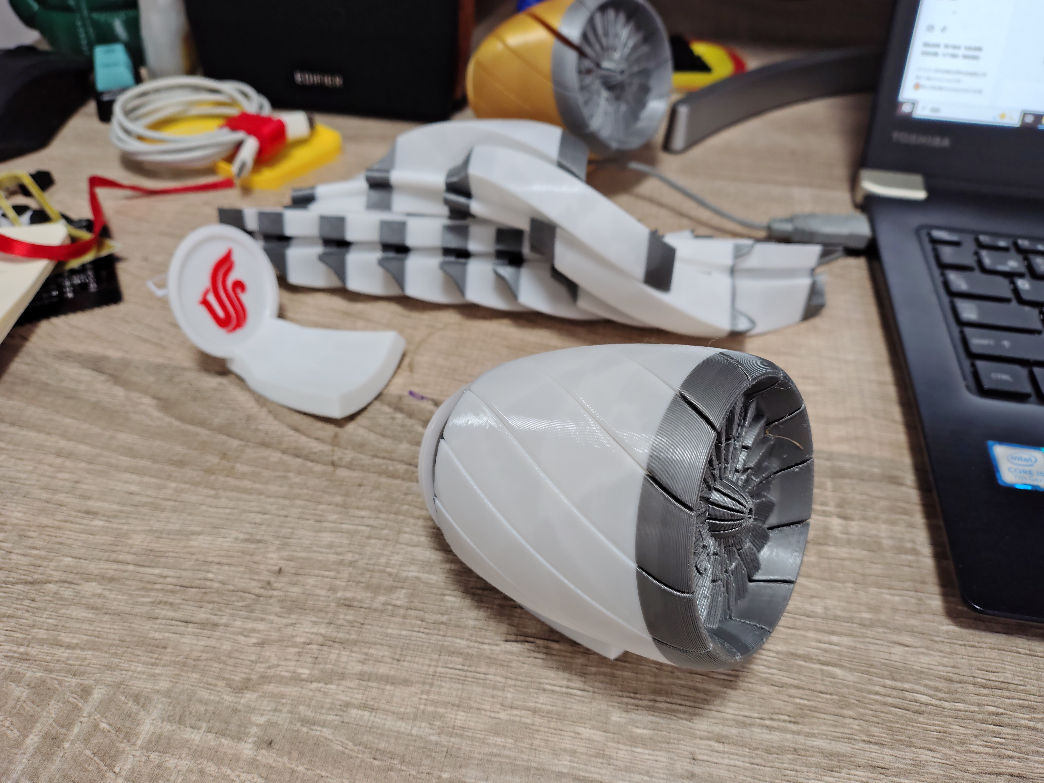 Miniatura 2 do modelo 3D 解压航空发动机，史莱姆发动机