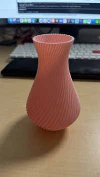 Vase hélice cannelé et torsadé — photo 2