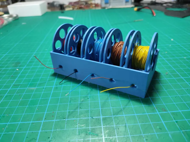Simple Wire Dispenser / Thread dispenser