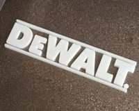 Logo DeWalt imprimé en 3D — photo 3