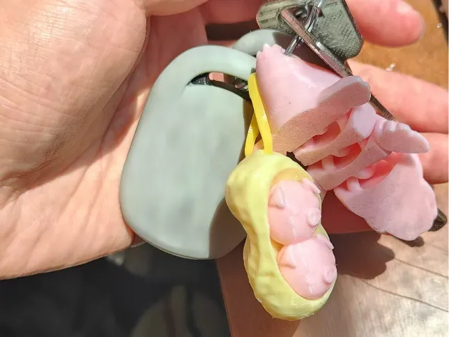 花生小猪钥匙挂件 分件双色