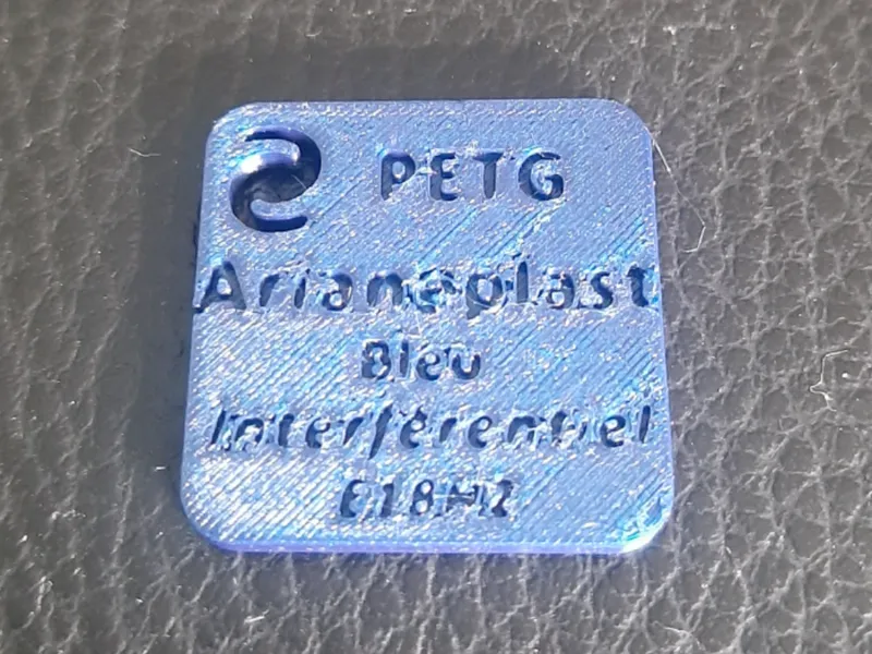 Échantillon Arianeplast PETG Bleu Interférentiel