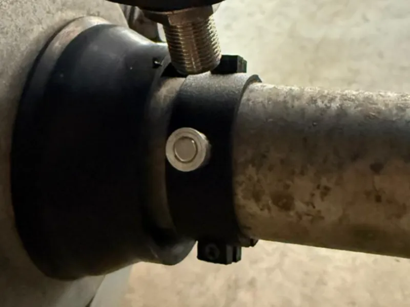 Kawasaki KFX700 Magnethalter Tacho Hinterachse