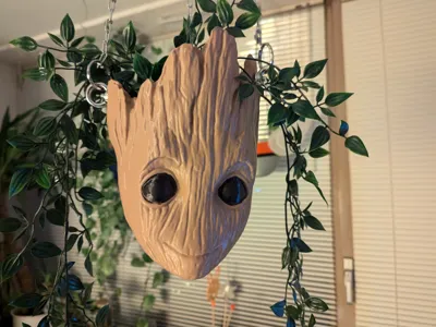 Groot Hanging Planter 
