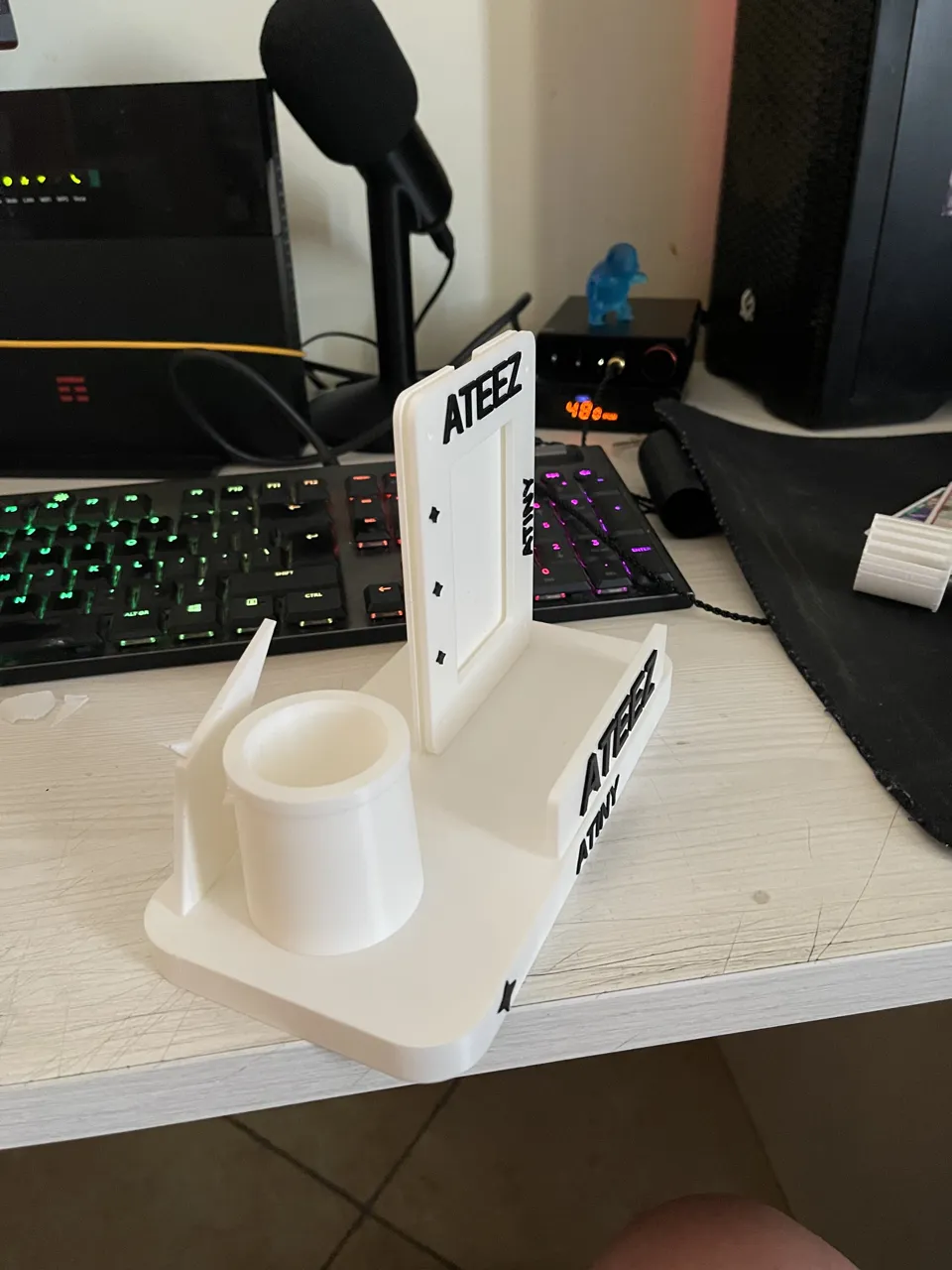 Supporto per lightstick e stand per foto ATEEZ view 2