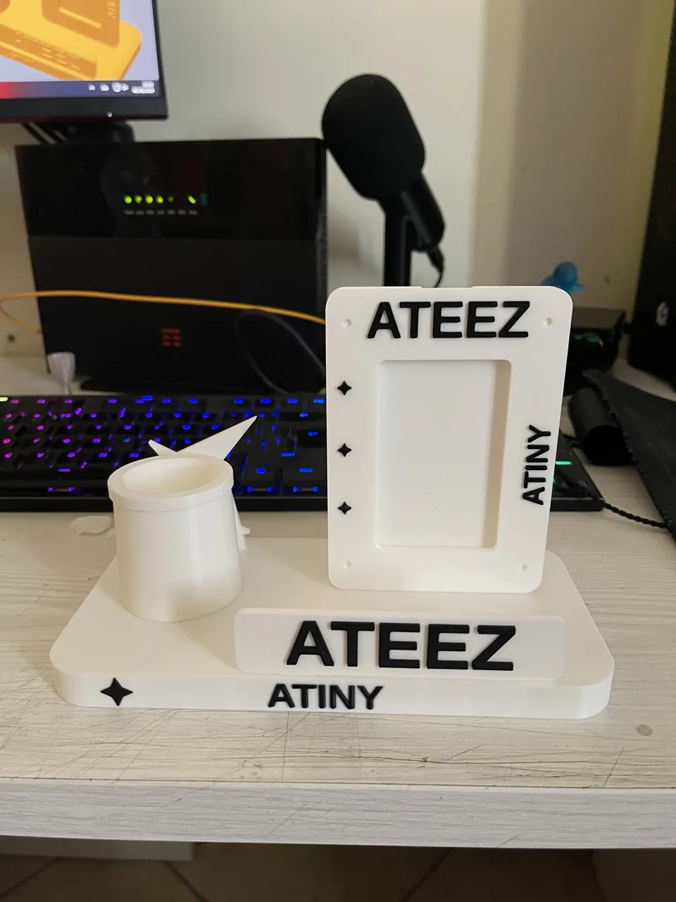 Supporto per lightstick e stand per foto ATEEZ view 4