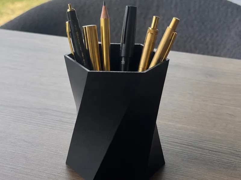 Geometric TwistCup ModernDesk Organizer pen holder