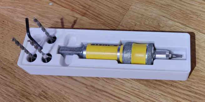 Gridfinity bin for Dewalt countersink system