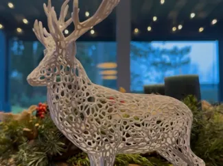 Voronoi Hirsch – Filigrane Deko für Innen & Außen
