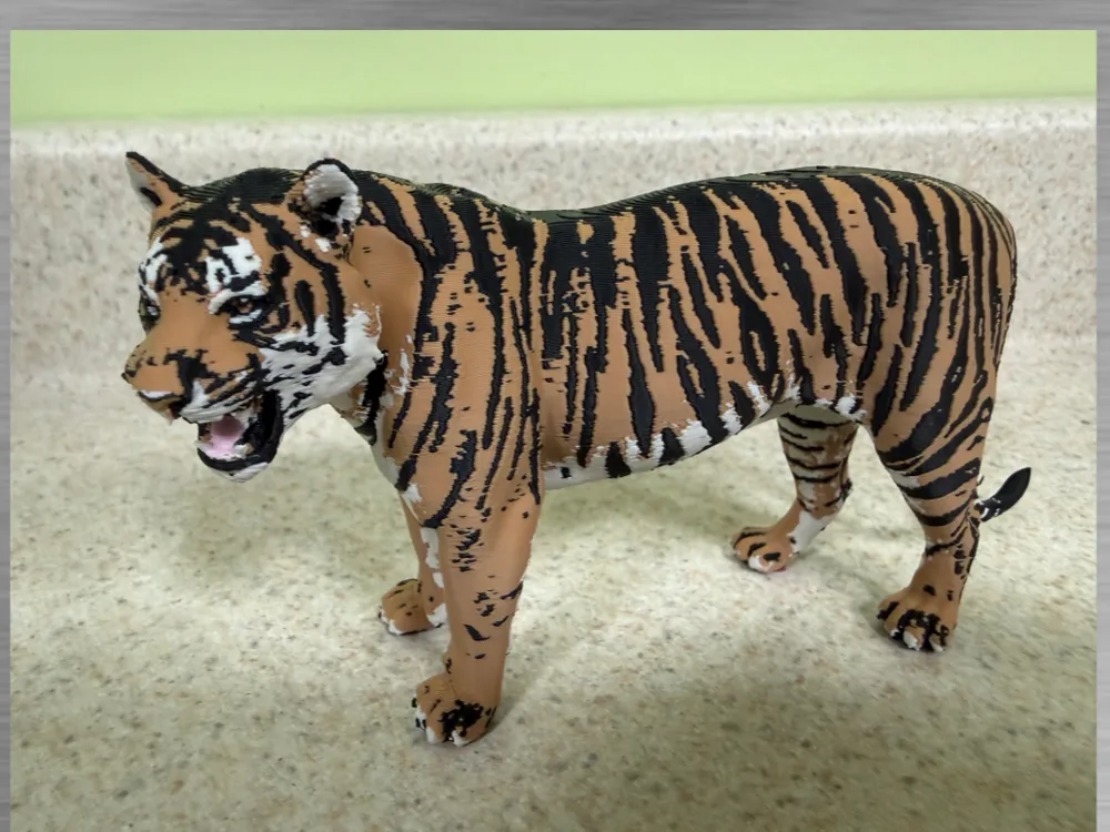 Figura decorativa: Siberian Tiger Ultra Realistic Figure. Referencia del modelo original.