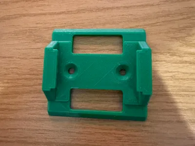Makita 18V Battery Holder - Two-Sided Locking