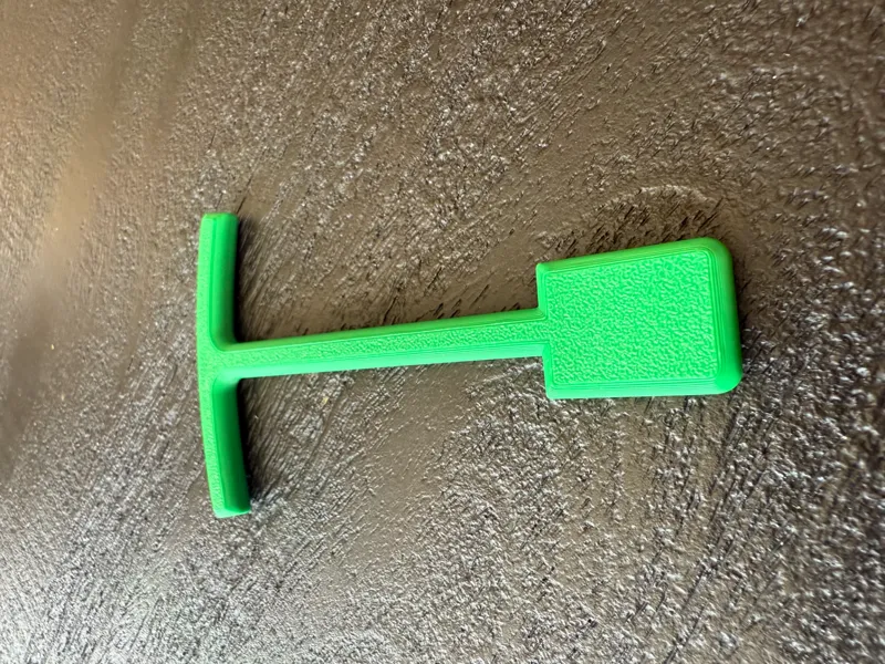 Utility Cover Puller